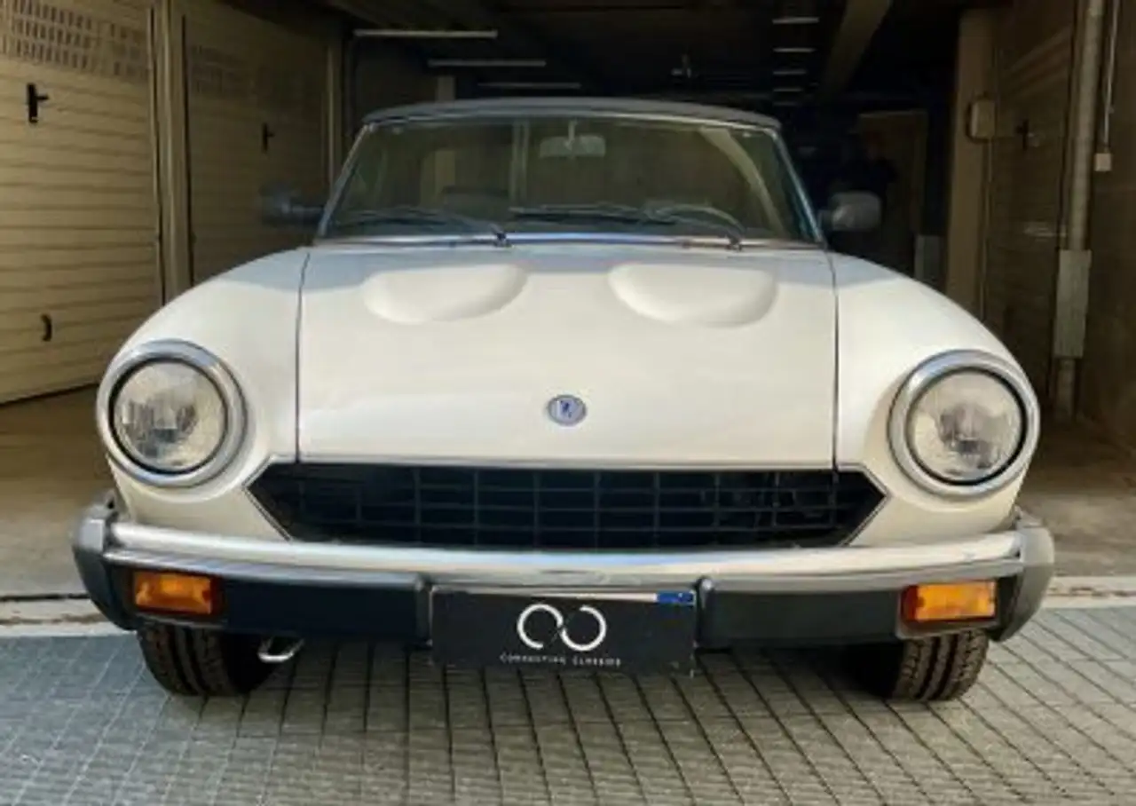 Fiat 124 SPIDER EUROPA PININFARINA, foto 2
