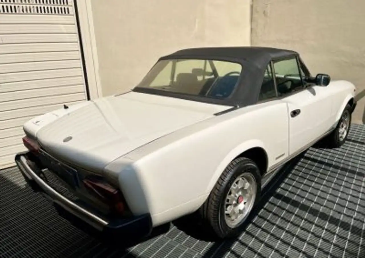 Fiat 124 SPIDER EUROPA PININFARINA, foto 12