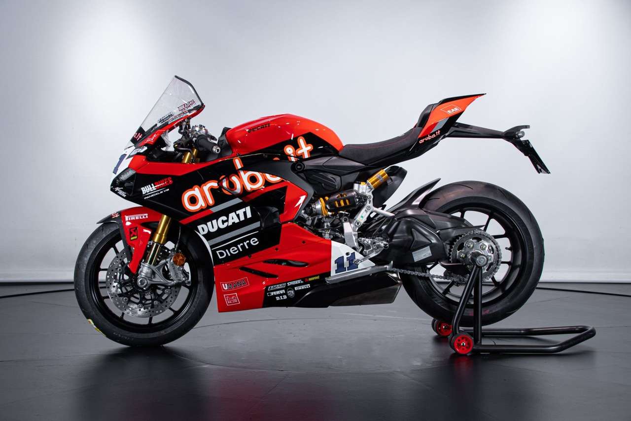 Ducati Panigale V2 BULEGA 2023 WORLD CHAMPION REPLICA