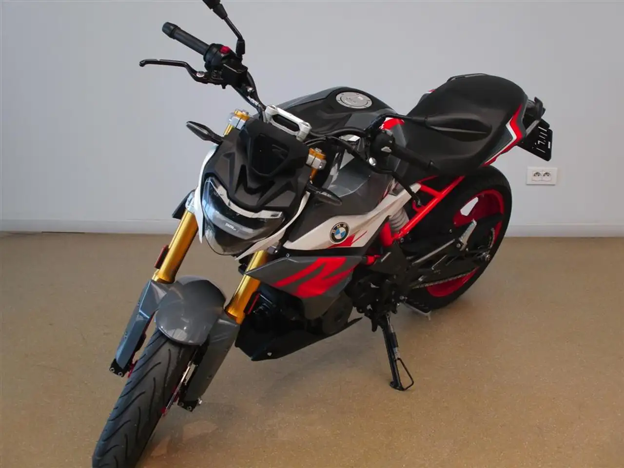 BMW G 310 R