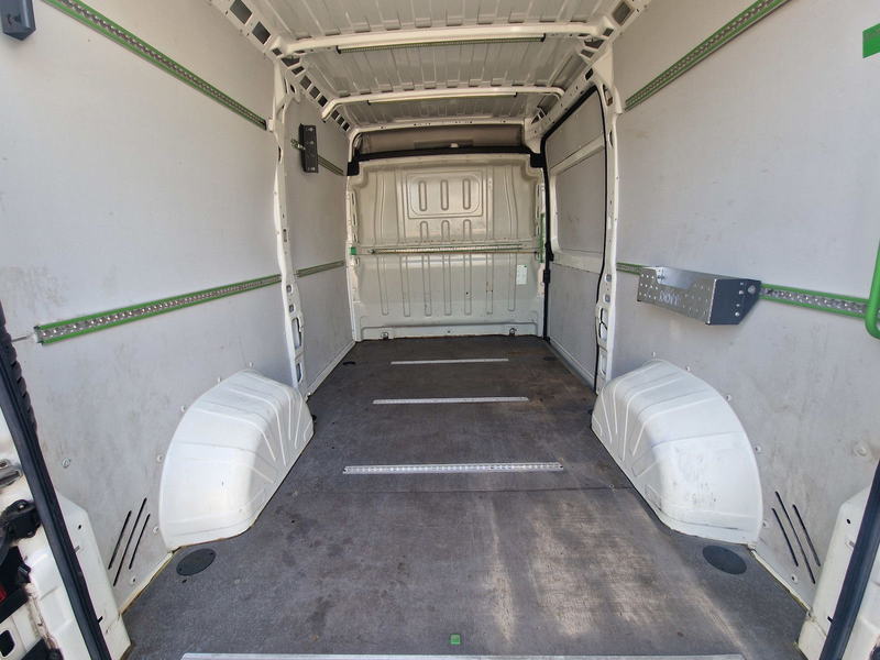 Peugeot Boxer 335 L2H2 Premium BlueHDi 140 Stop&Start — photo 9