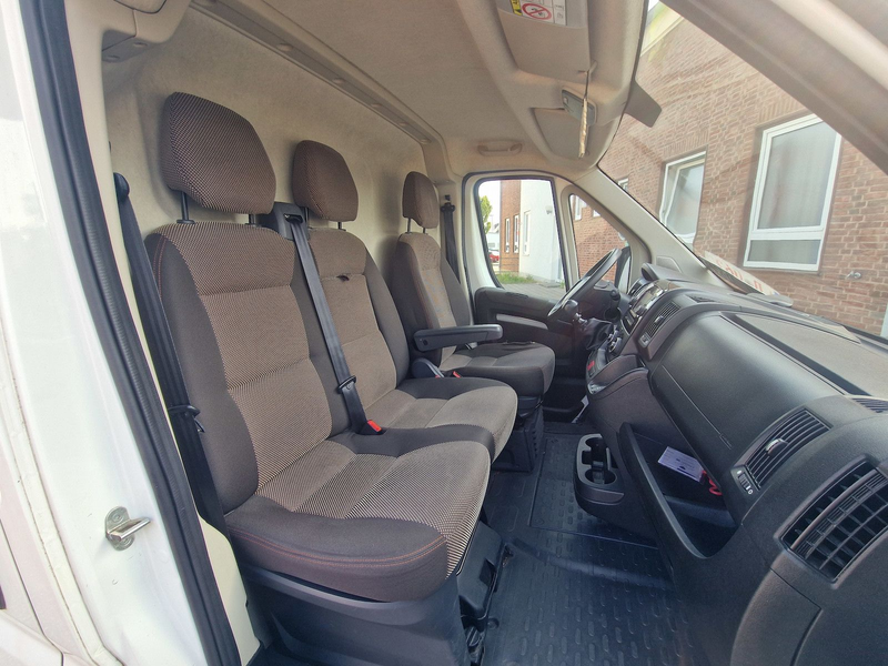 Peugeot Boxer 335 L2H2 Premium BlueHDi 140 Stop&Start — photo 12
