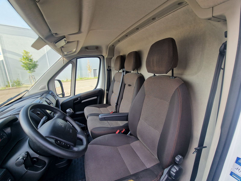 Peugeot Boxer 335 L2H2 Premium BlueHDi 140 Stop&Start — photo 11