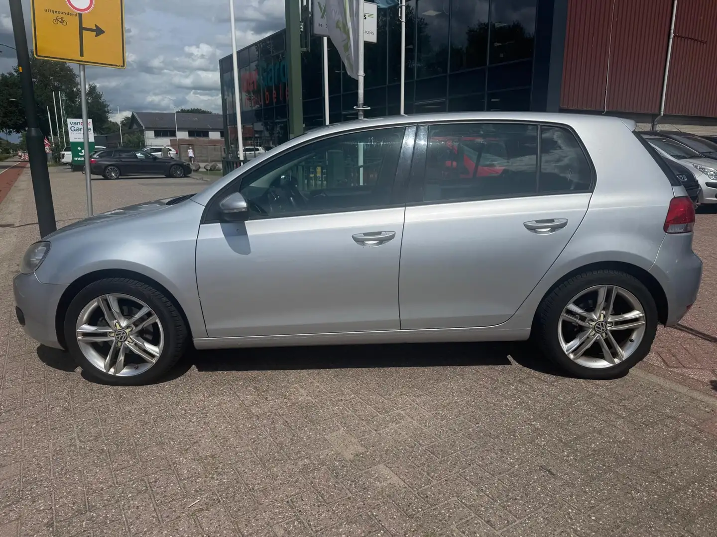 Volkswagen Golf 1.2 TSI BlueMotion, airco, navi, bleutooth, APK 07 Szary - 2