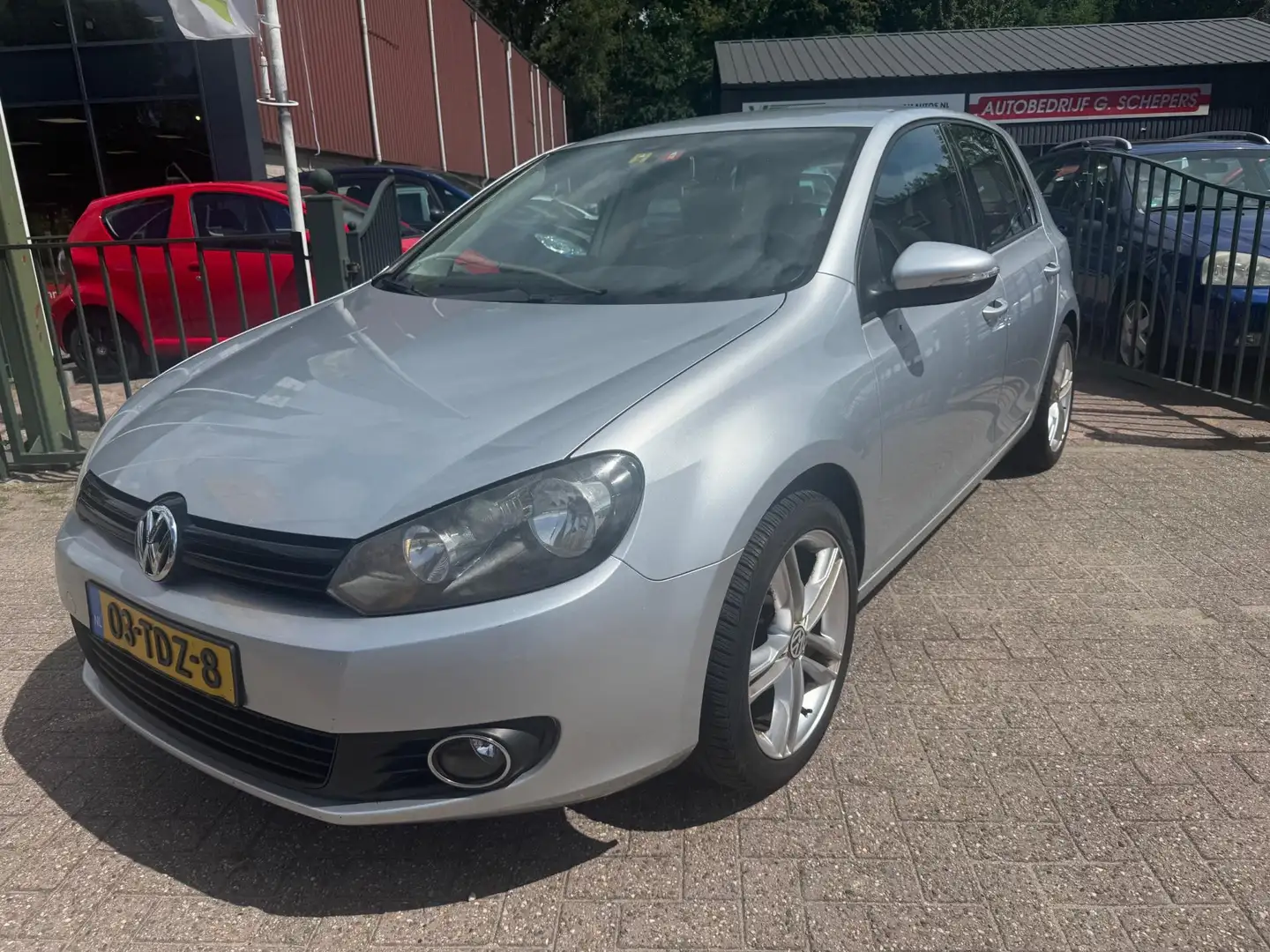Volkswagen Golf 1.2 TSI BlueMotion, airco, navi, bleutooth, APK 07 Szary - 1
