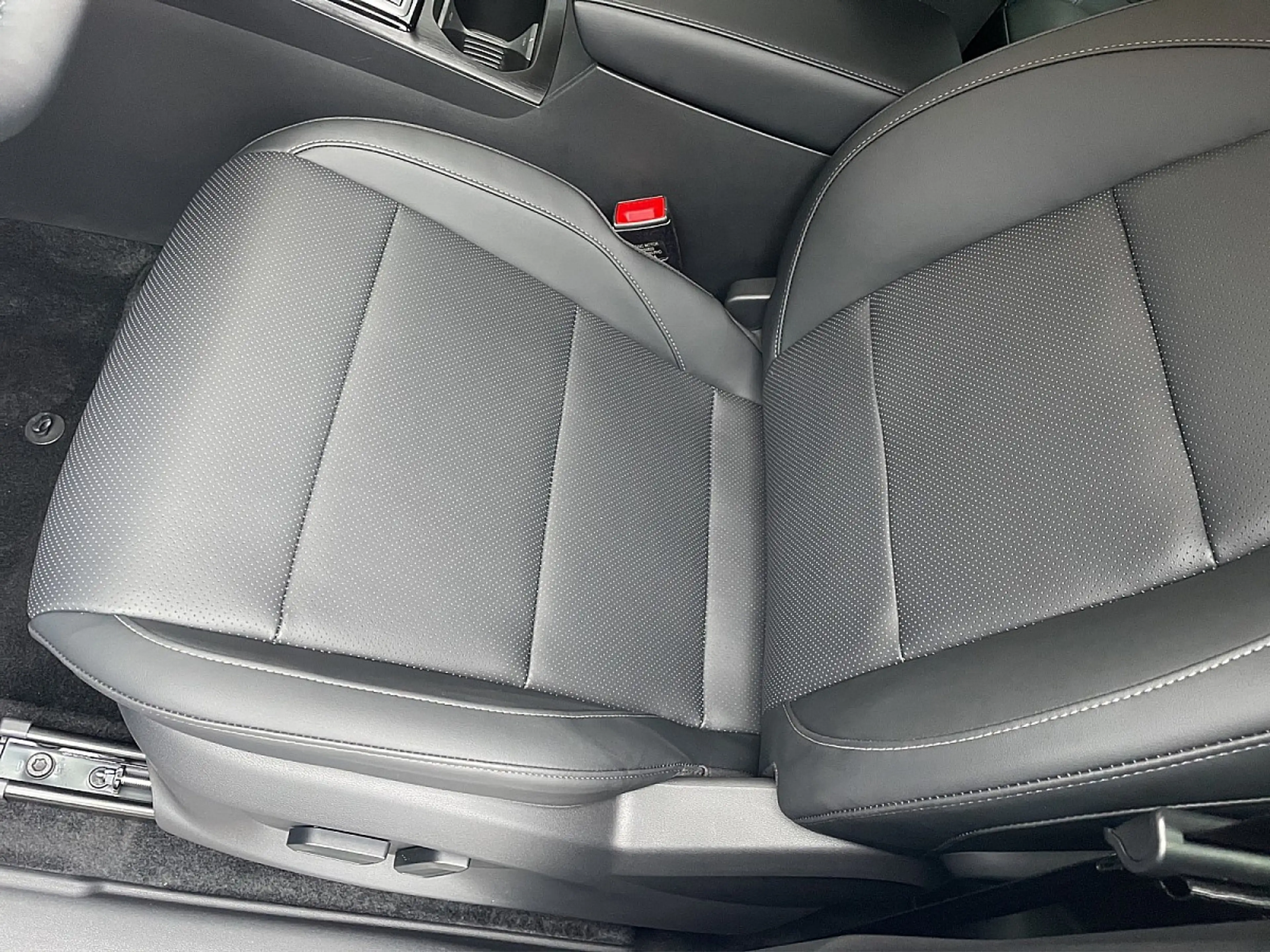 MG ZS 1.5 Hybrid+ Luxury + GRATIS Winterräder! — photo 6