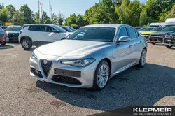 Alfa Romeo Giulia Super 2.0 Turbo 16V 147kW (200