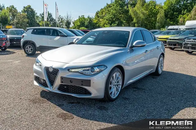 Alfa Romeo Giulia Super 2.0 Turbo 16V 147kW (200