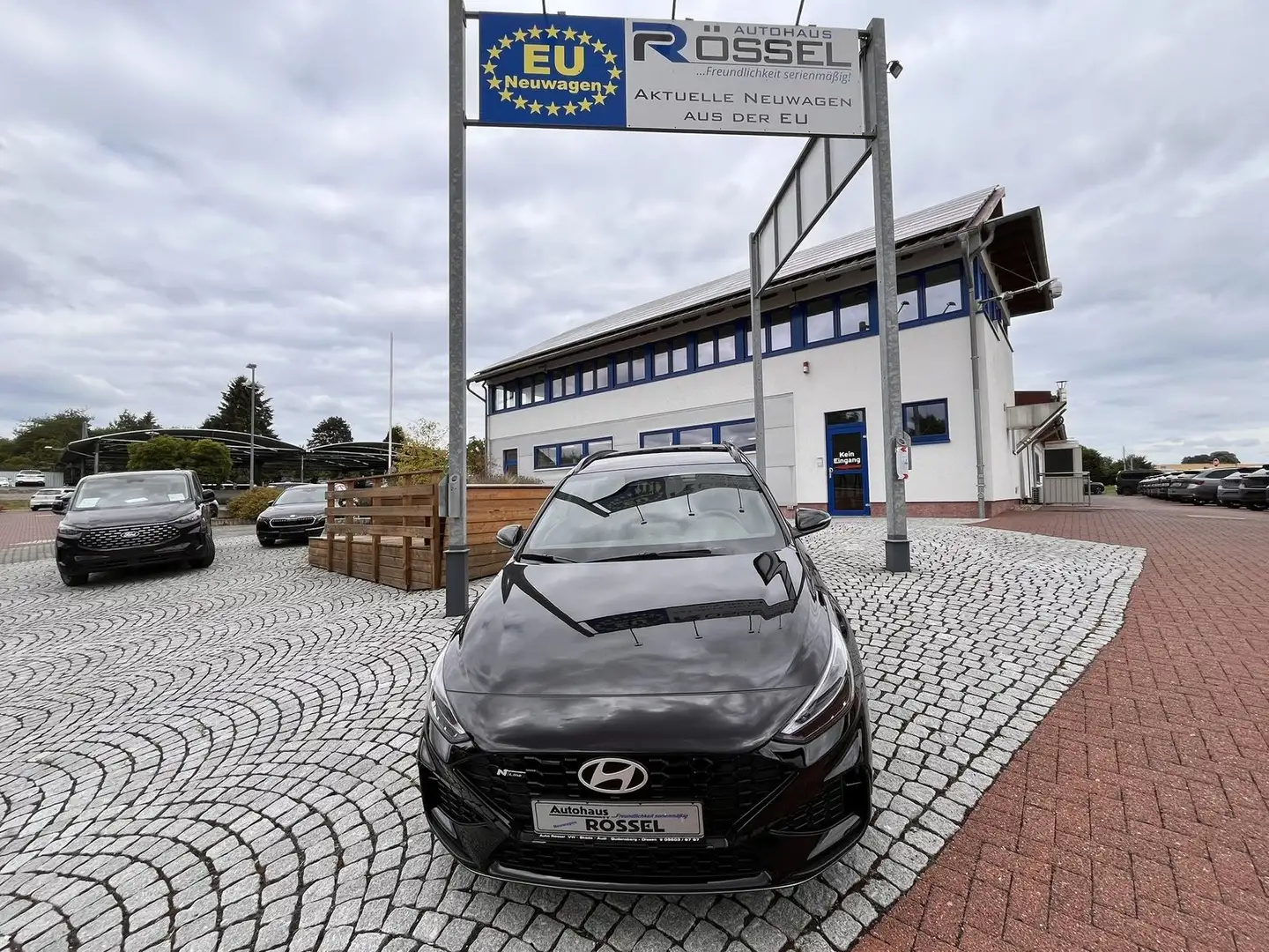 Hyundai i30 1,5 T-GDI Kombi Automatik N-Line 18"Alu Schwarz - 1