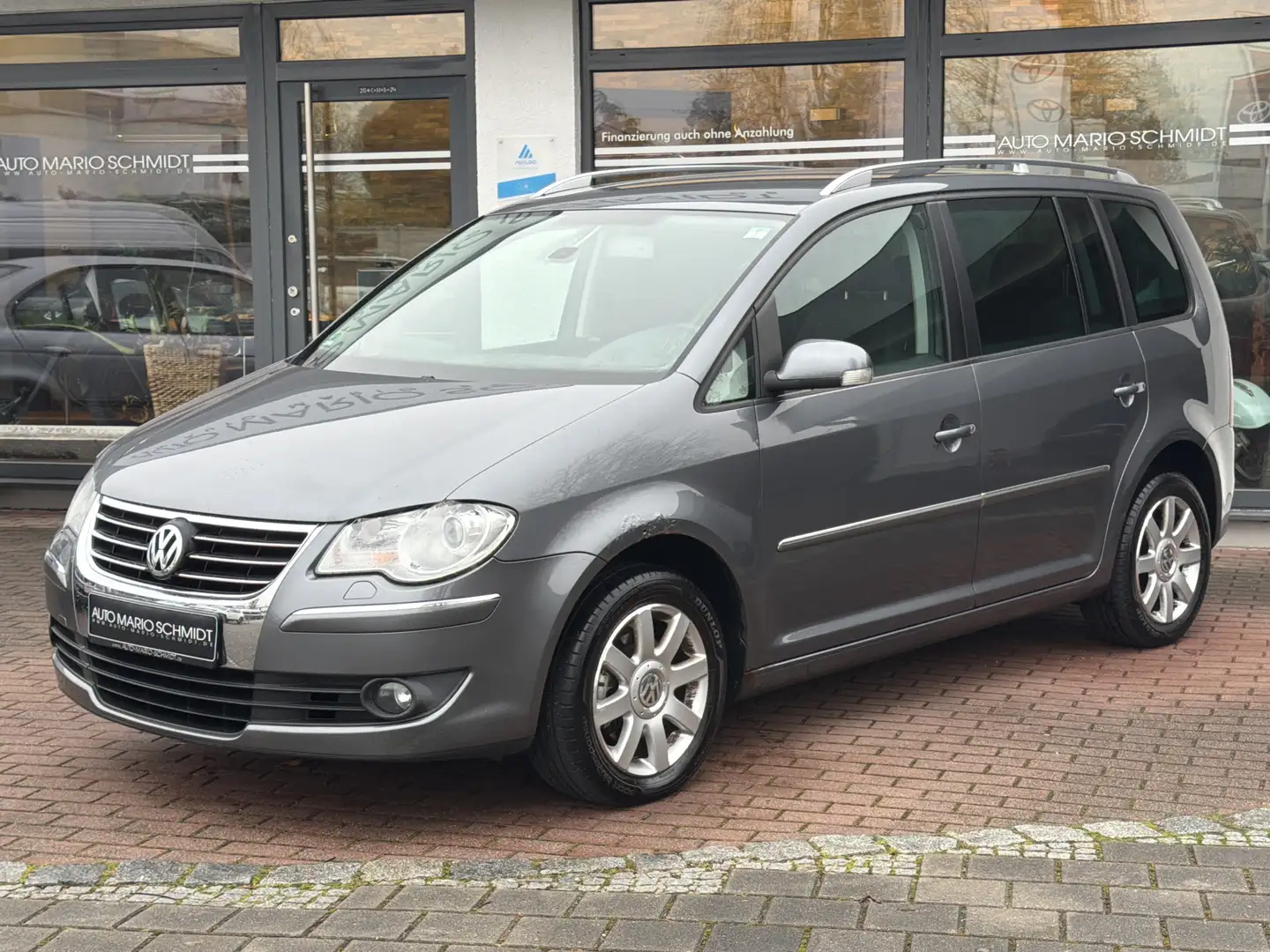 Volkswagen Touran 2.0 TDI Highline AHK Grau - 1