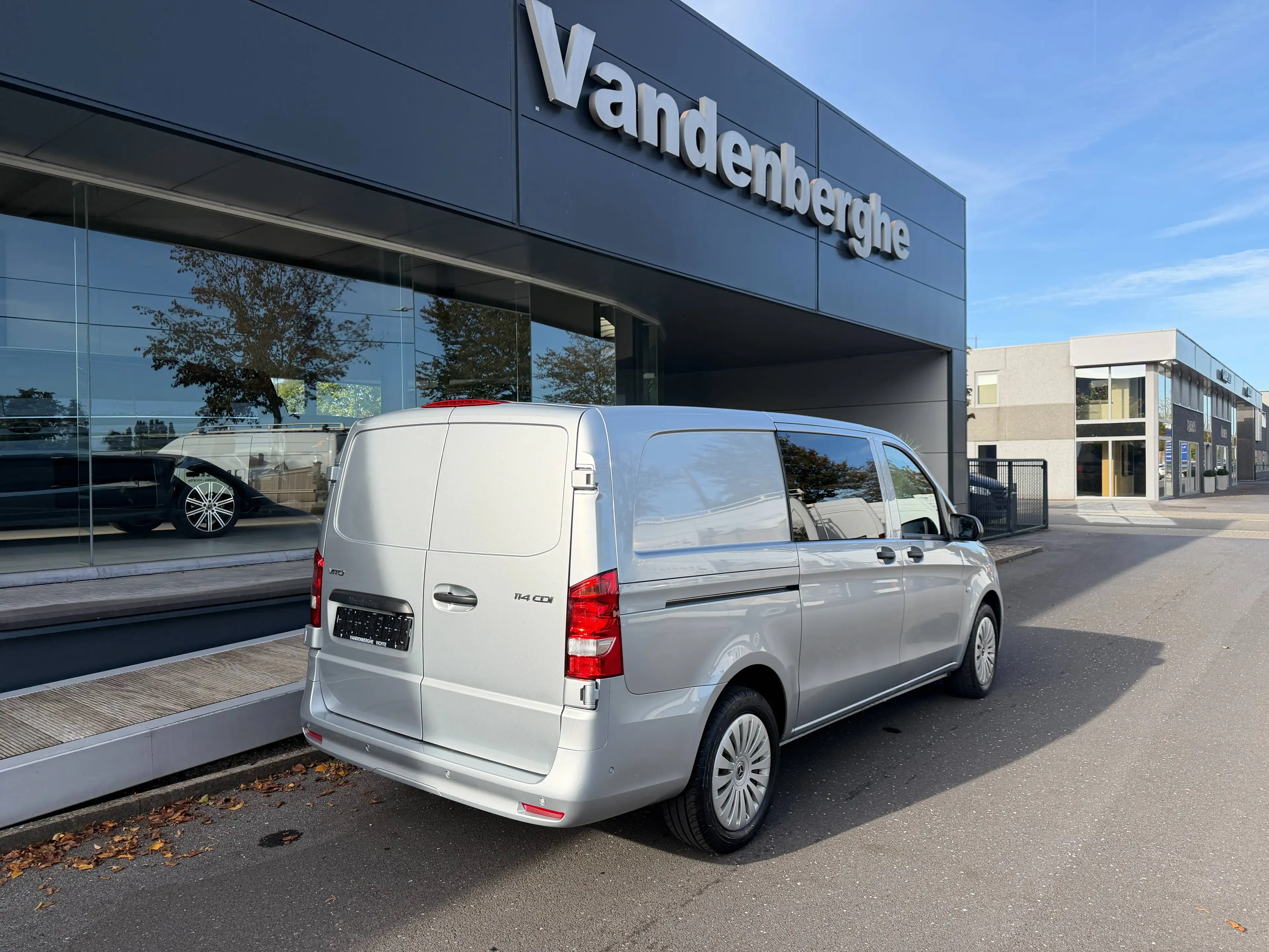 Mercedes-Benz Vito 114 cdi licht vracht 5 zitplaatsen camera pts apple carplay vleugeldeuren als nieuw! — photo 14