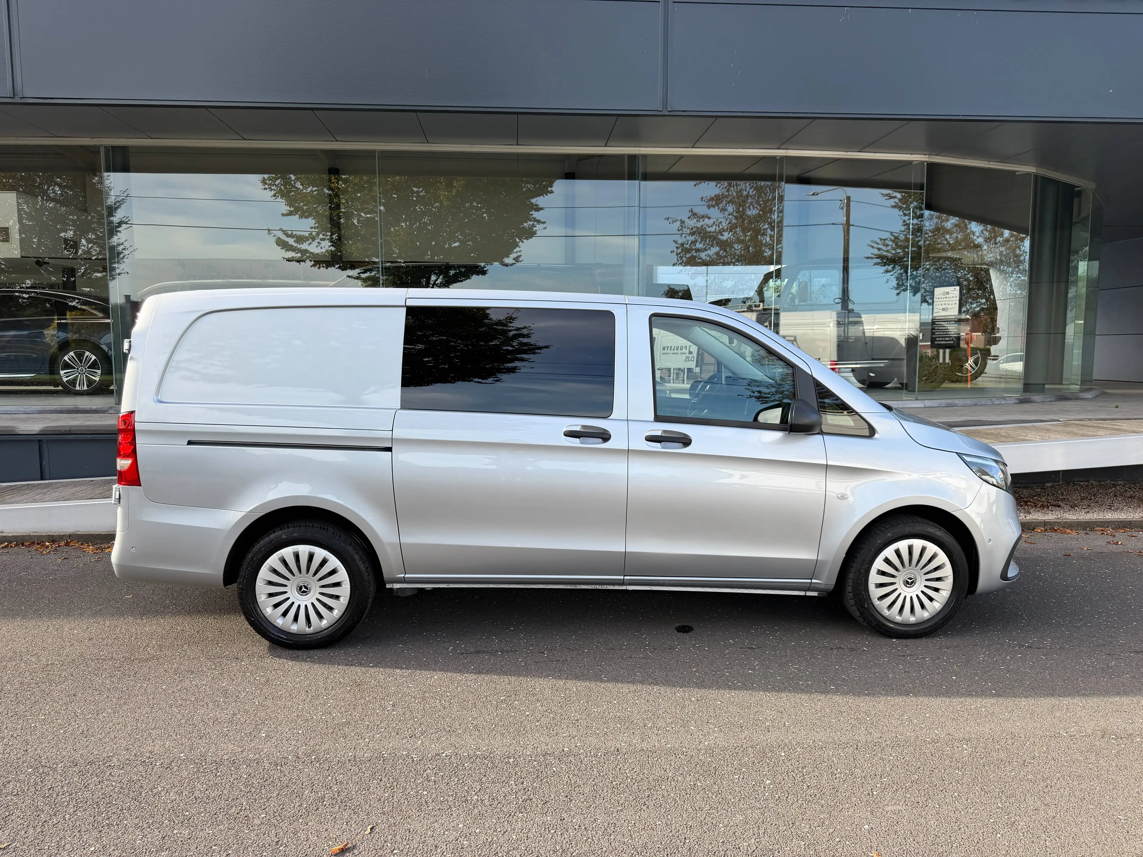 Mercedes-Benz Vito 114 cdi licht vracht 5 zitplaatsen camera pts apple carplay vleugeldeuren als nieuw! — photo 15