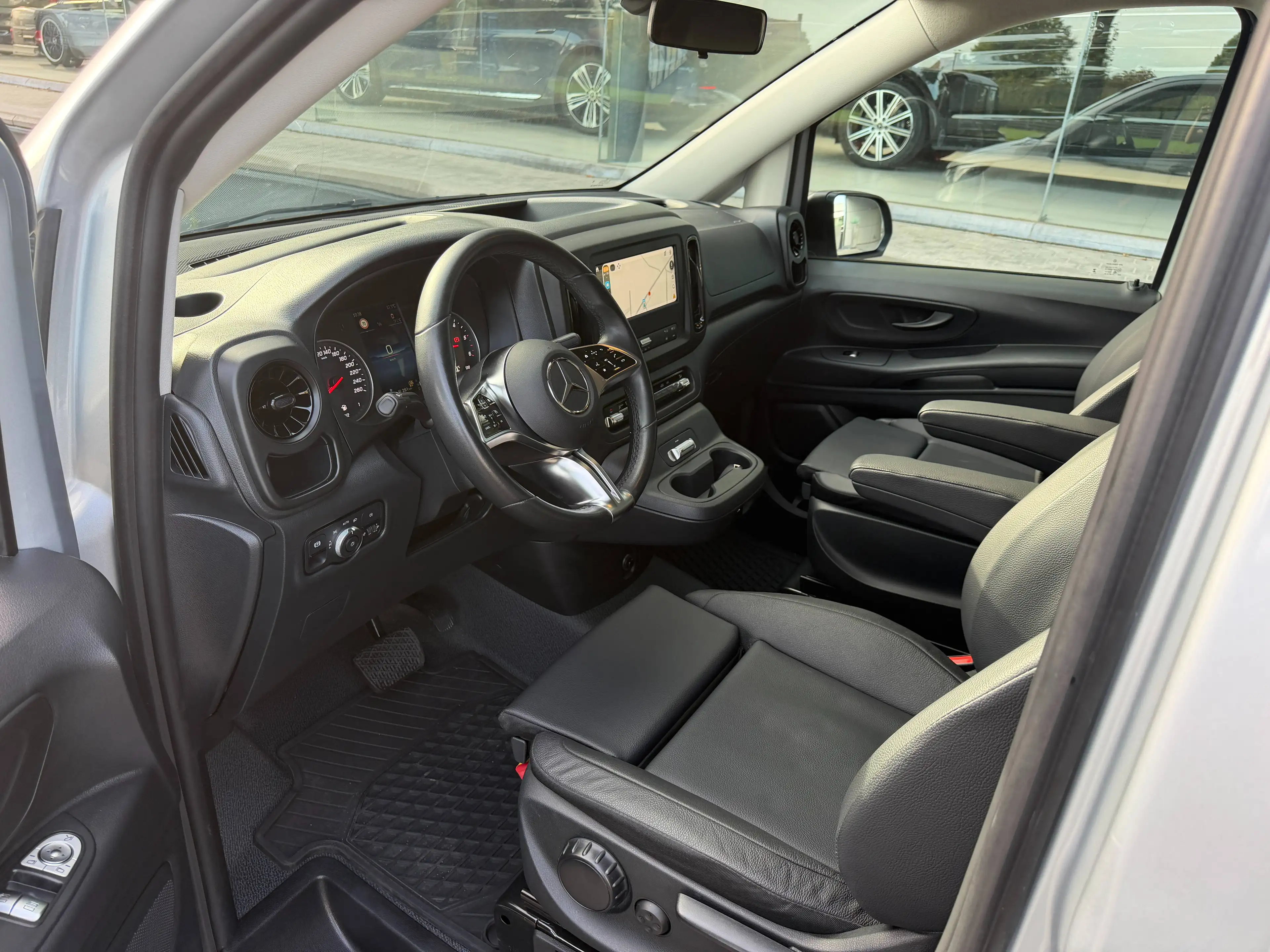 Mercedes-Benz Vito 114 cdi licht vracht 5 zitplaatsen camera pts apple carplay vleugeldeuren als nieuw! — photo 7
