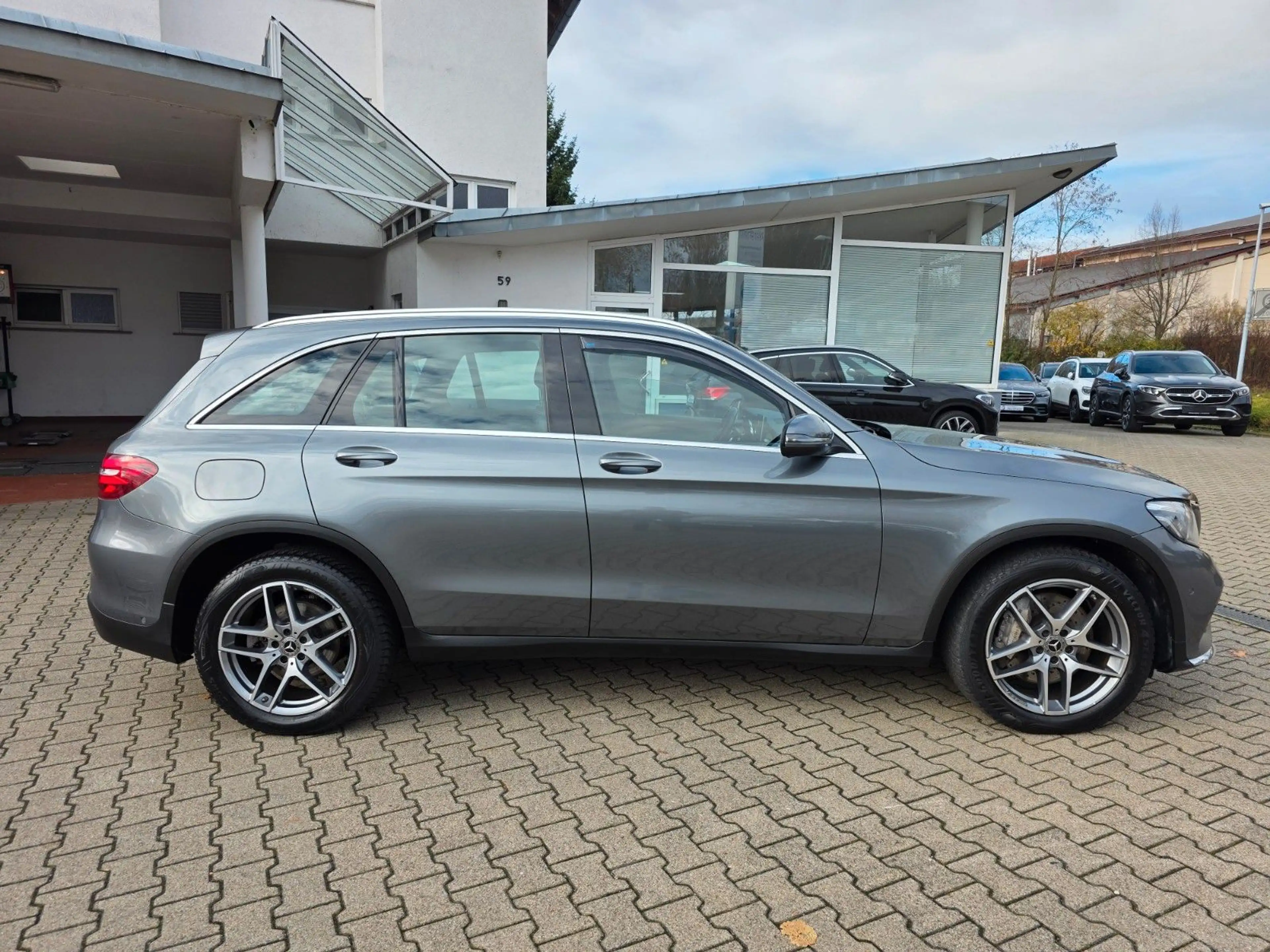 Mercedes-Benz GLC 220 d 4Matic AMG Line/LED/Distronic/Alu 19" — photo 5