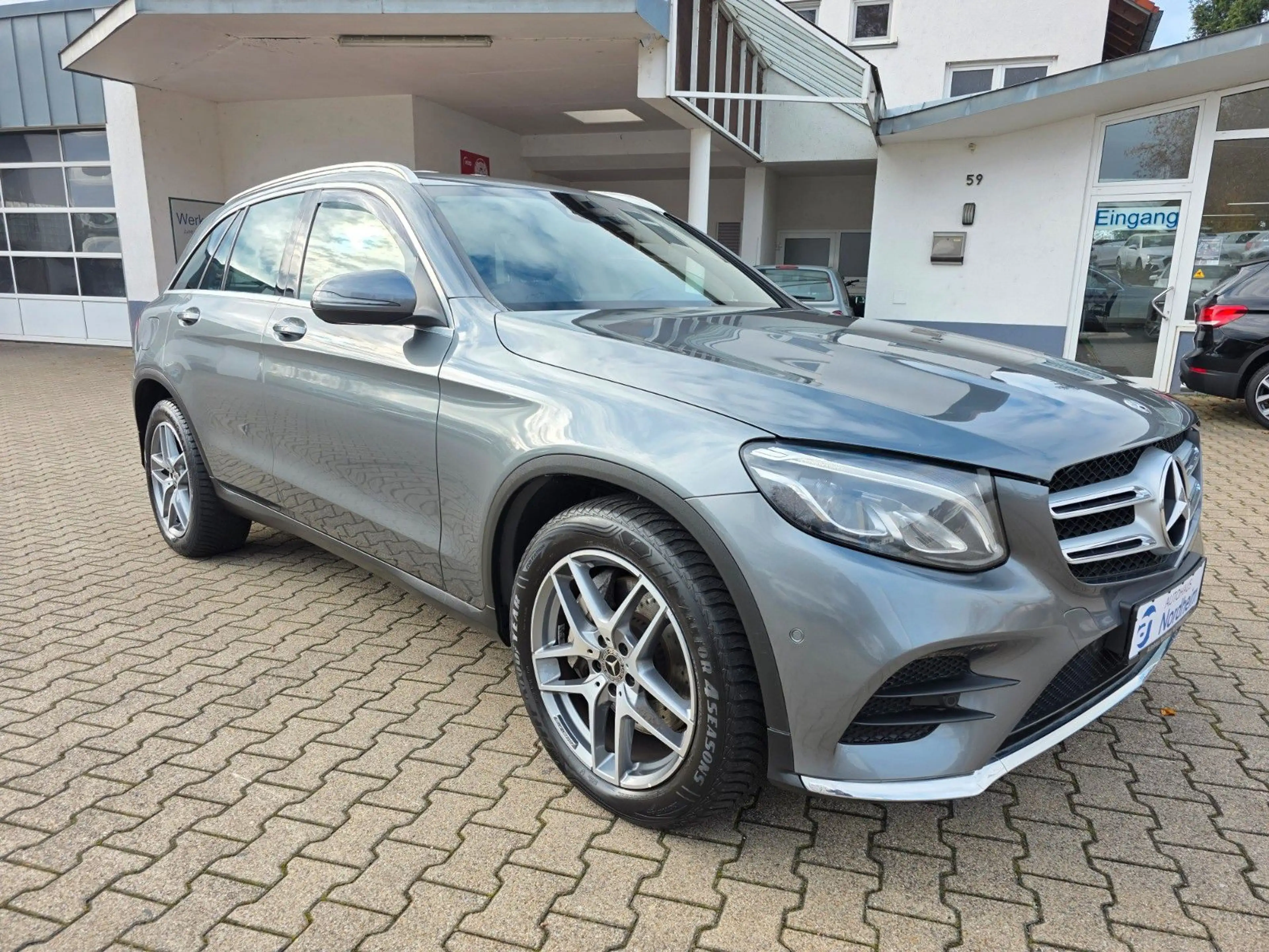 Mercedes-Benz GLC 220 d 4Matic AMG Line/LED/Distronic/Alu 19" — photo 4