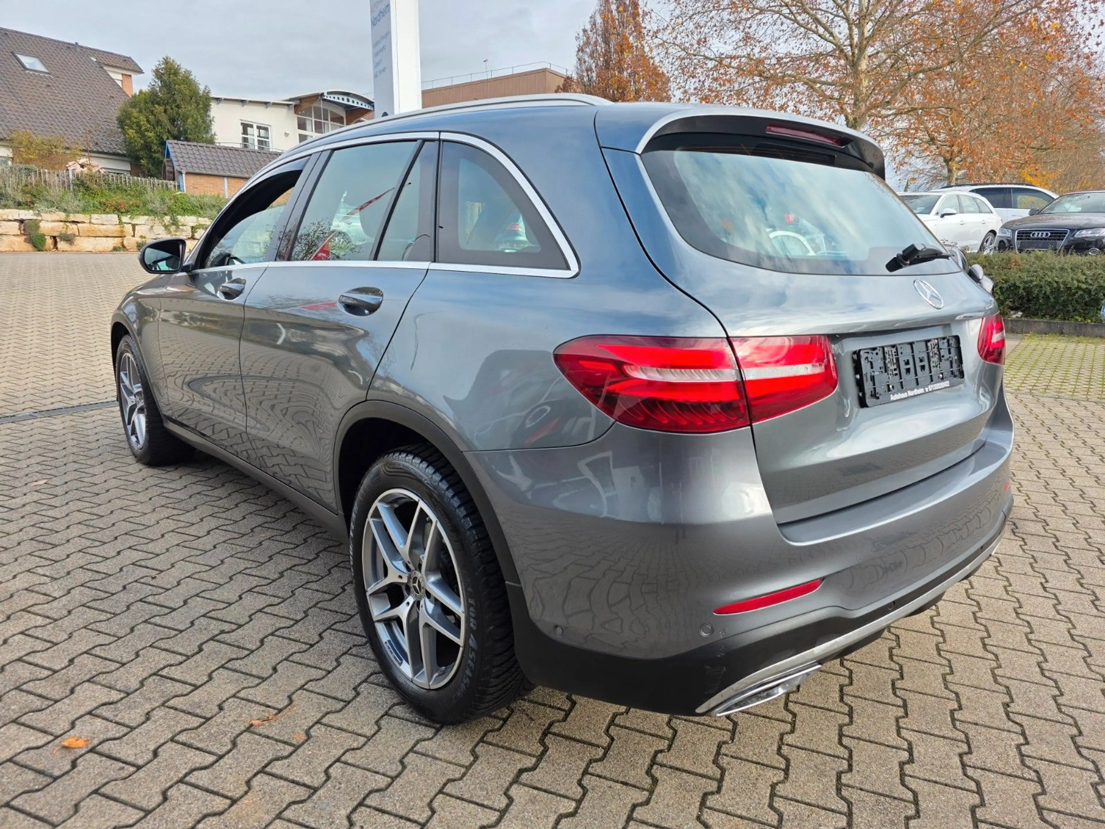 Mercedes-Benz GLC 220 d 4Matic AMG Line/LED/Distronic/Alu 19" — photo 3
