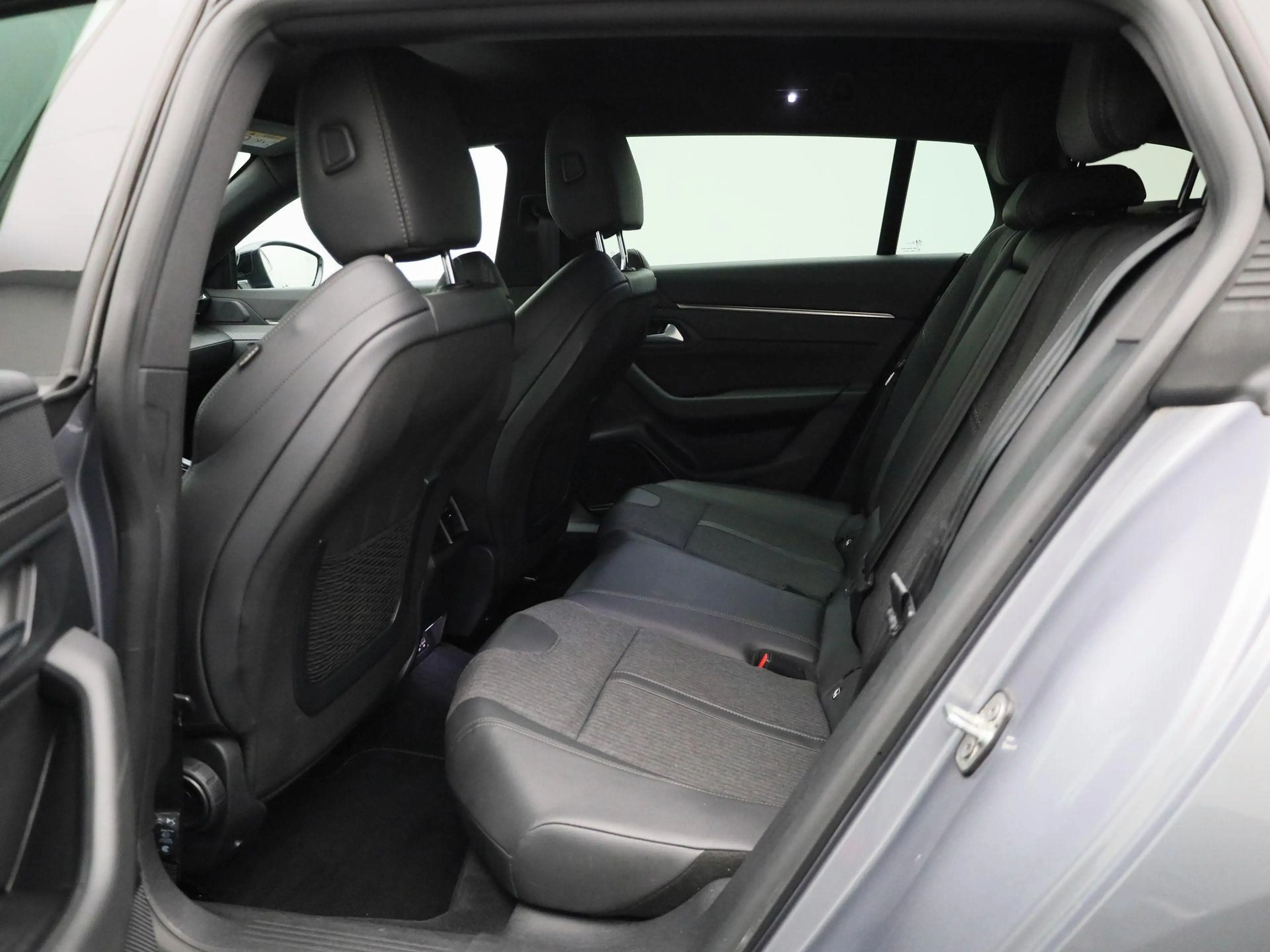 Peugeot 508 SW 1.5 BlueHDi 130 S&S EAT8 Allure Pack | Camera | — photo 12