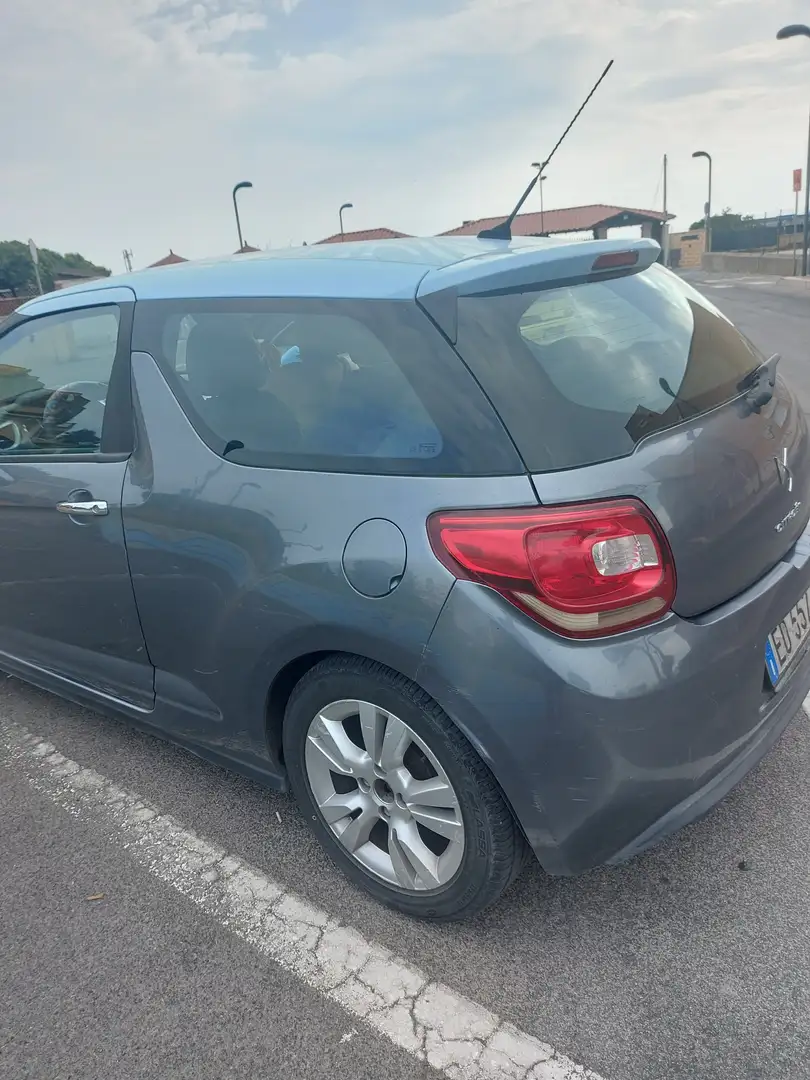 DS Automobiles DS 3 DS3 1.4 vti Chic 95cv, GpL, neopatentati Grigio - 1
