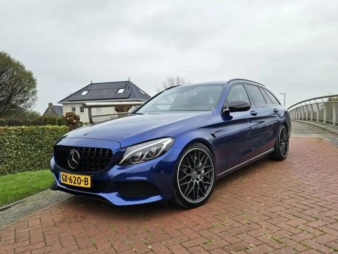 Mercedes-Benz C 350 Night Edition Blauw - 1