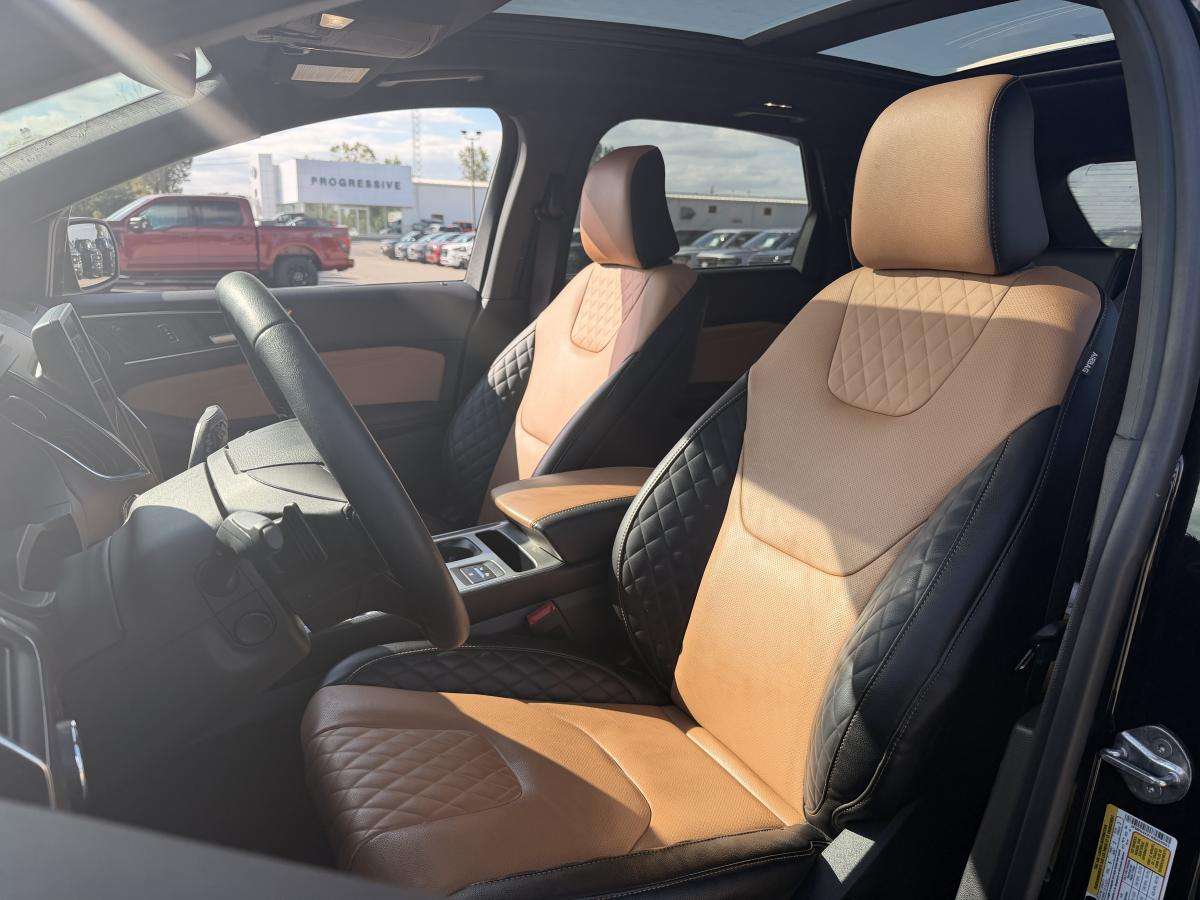 2024 Ford Edge Titanium — снимка 2