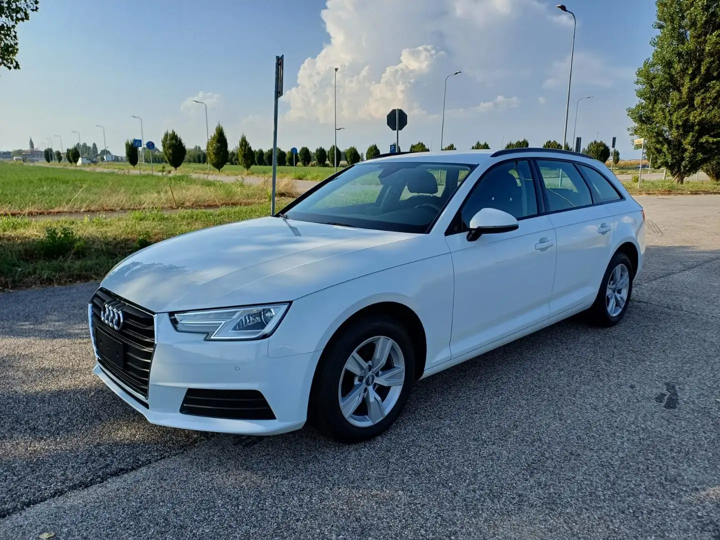 Audi A4 Avant 2.0 tdi Business 150cv s-tronic Bianco - 1