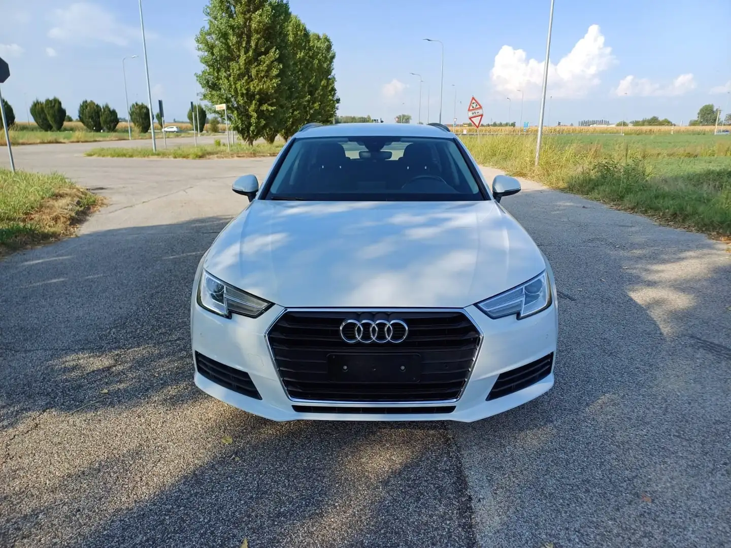 Audi A4 Avant 2.0 tdi Business 150cv s-tronic Bianco - 2