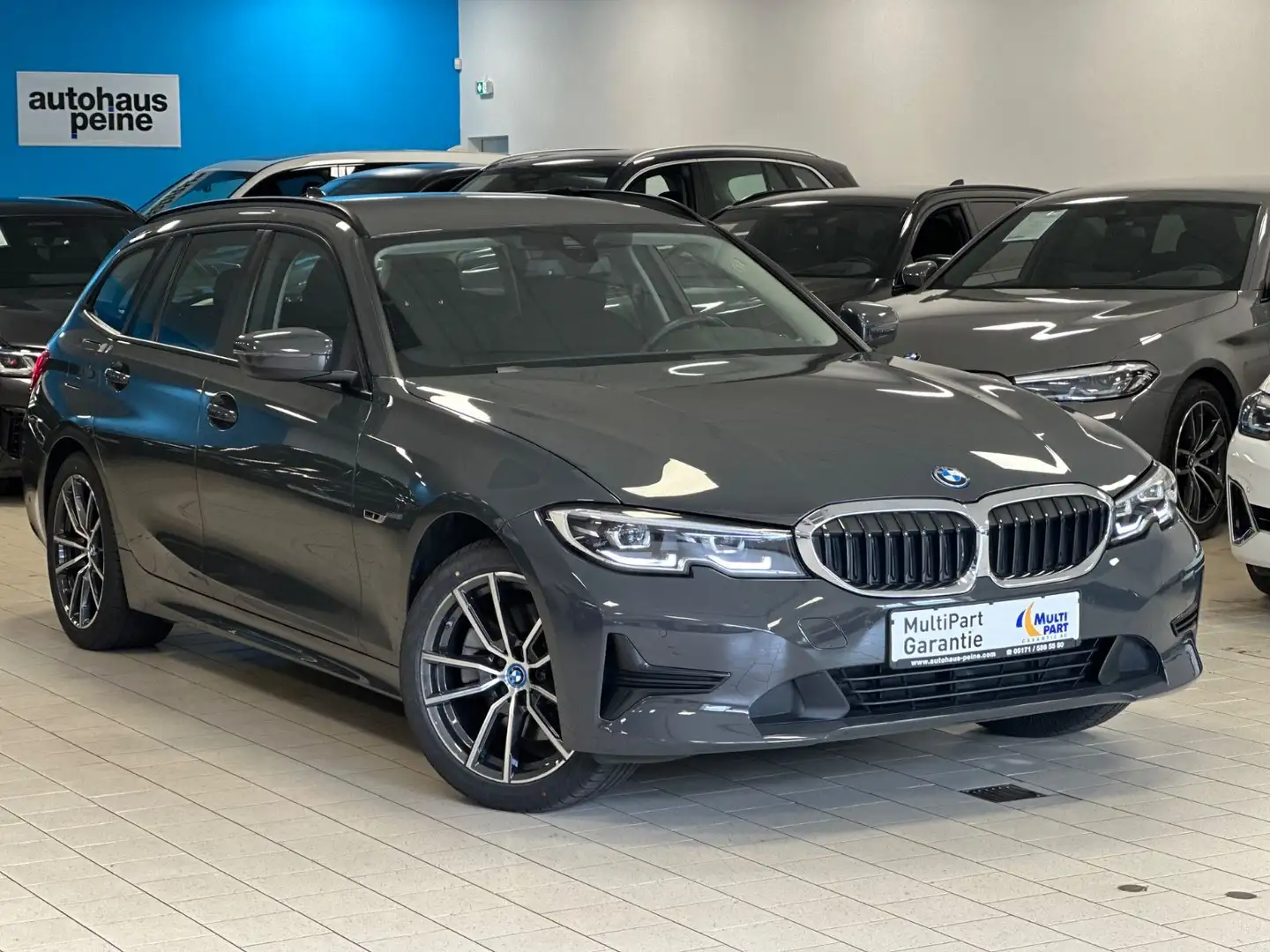 BMW 320 e Advantage SAG/Navi/ParkAss/Tempomat/Hi-Fi Grau - 1