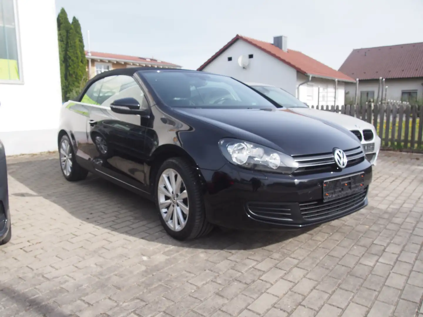 Volkswagen Golf Cabriolet BMT*Windschott*SHZ*PDC hi+vo*BT*SO-Alu 17"* 8f ber Fekete - 1
