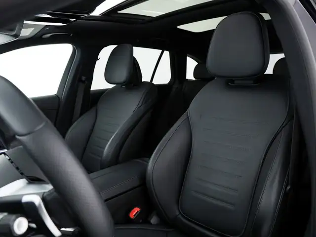 Mercedes-Benz C-Class view 13