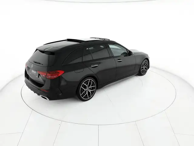 Mercedes-Benz C-Class view 4