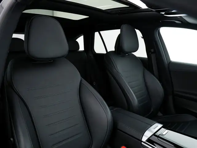 Mercedes-Benz C-Class view 12