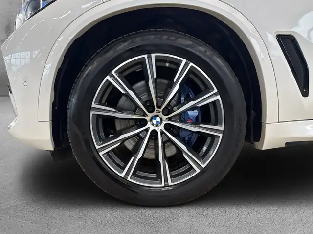 BMW X5 view 7