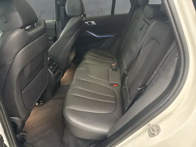 BMW X5 view 13