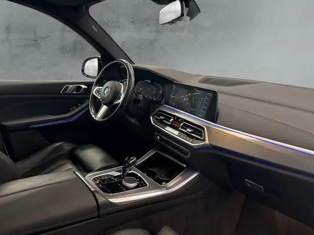 BMW X5 view 12