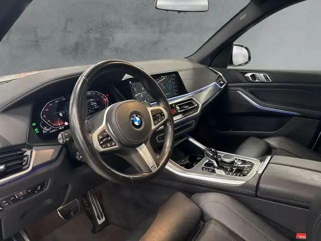 BMW X5 view 9