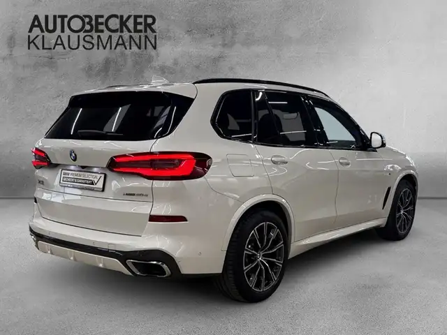 BMW X5 view 2