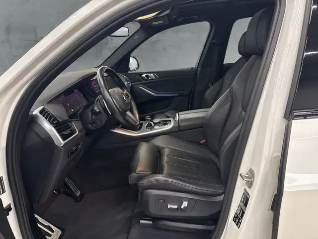 BMW X5 view 8