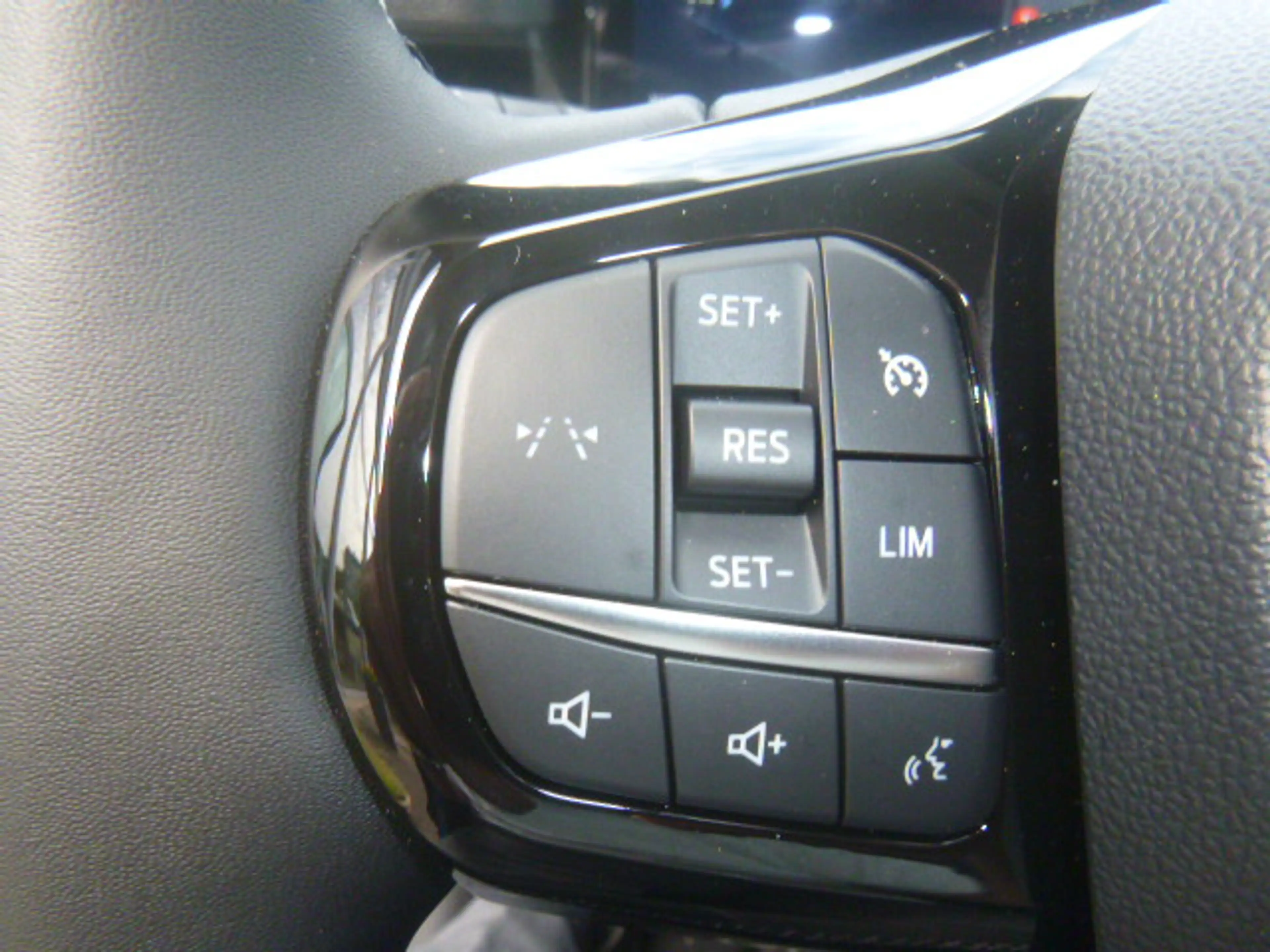 Ford Puma Gen-E 124 kW FWD — photo 12