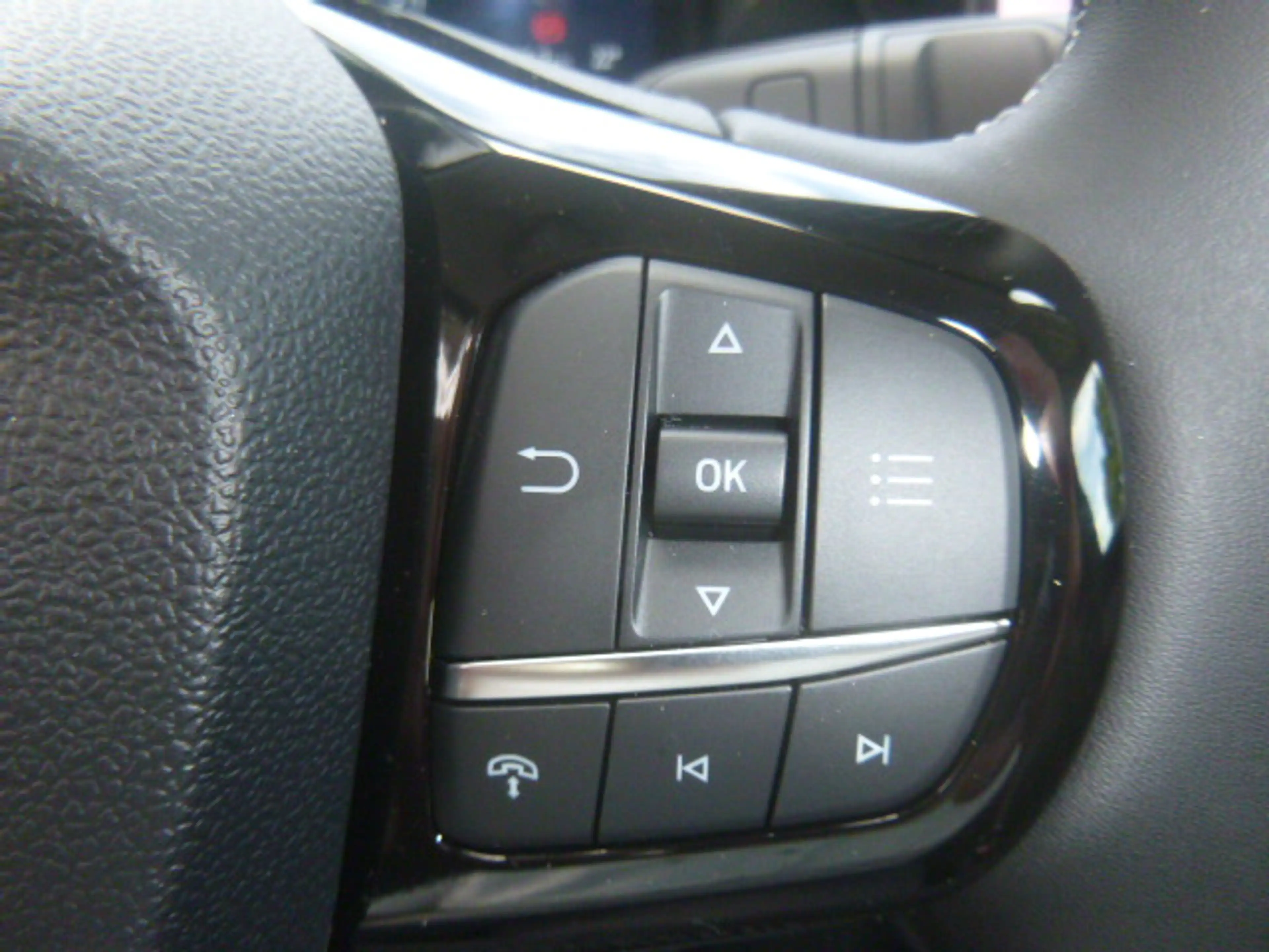 Ford Puma Gen-E 124 kW FWD — photo 11