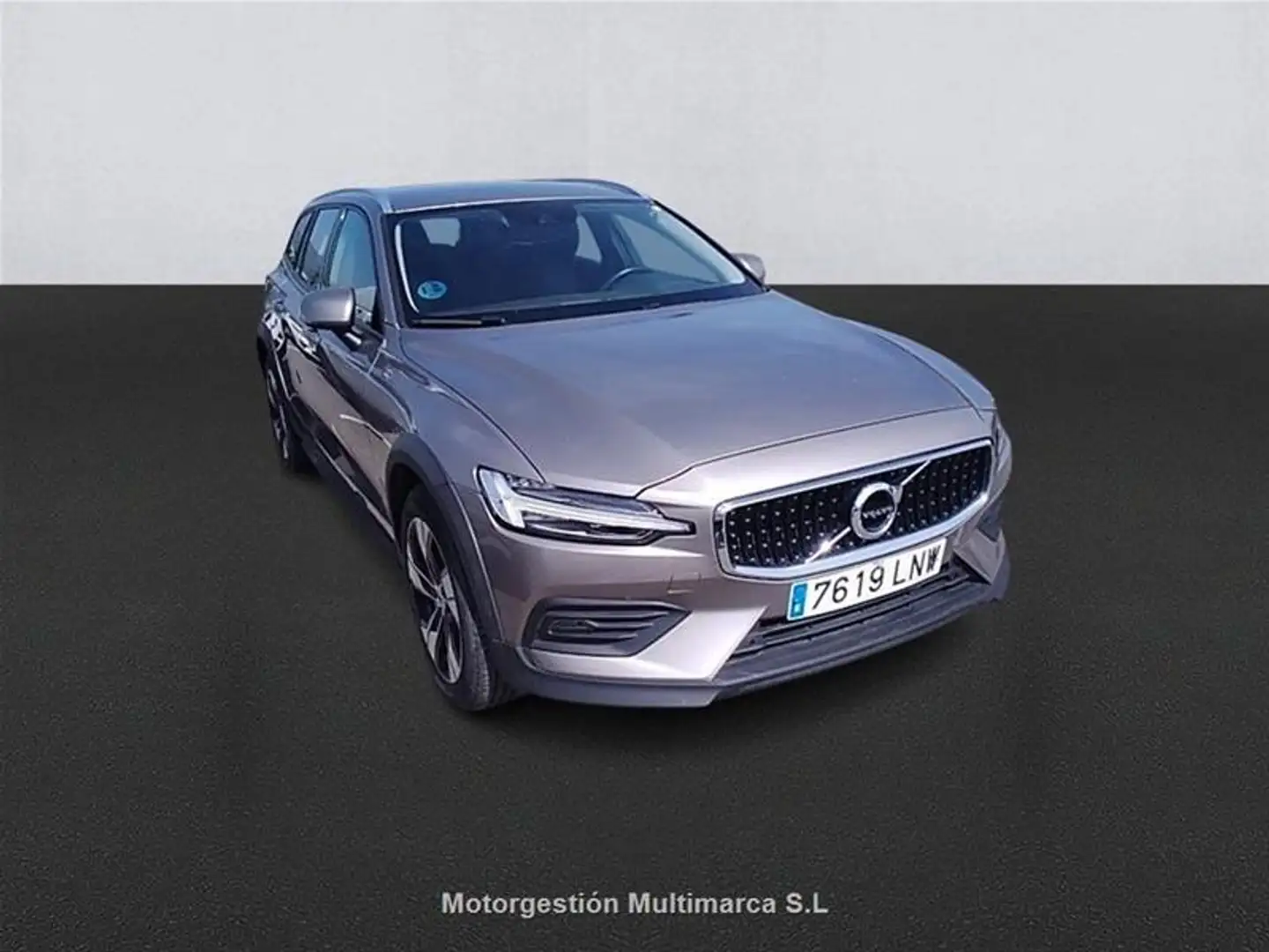 Volvo V60 Cross Country 2.0 B4 (D) AWD AUTO - 2