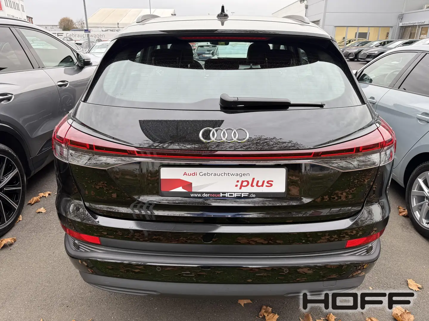 Audi Q4 e-tron 35 e-tron Pano Tempo Navi LED Klima Sh 19 Zoll Schwarz - 2
