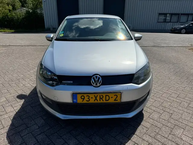 Volkswagen Polo view 2