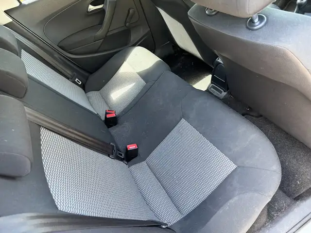 Volkswagen Polo view 11