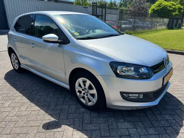Volkswagen Polo view 3