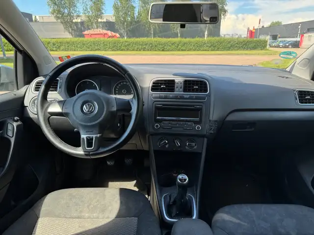 Volkswagen Polo view 13