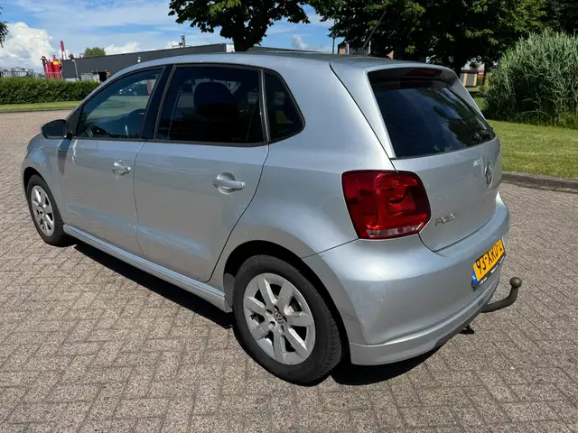 Volkswagen Polo view 8