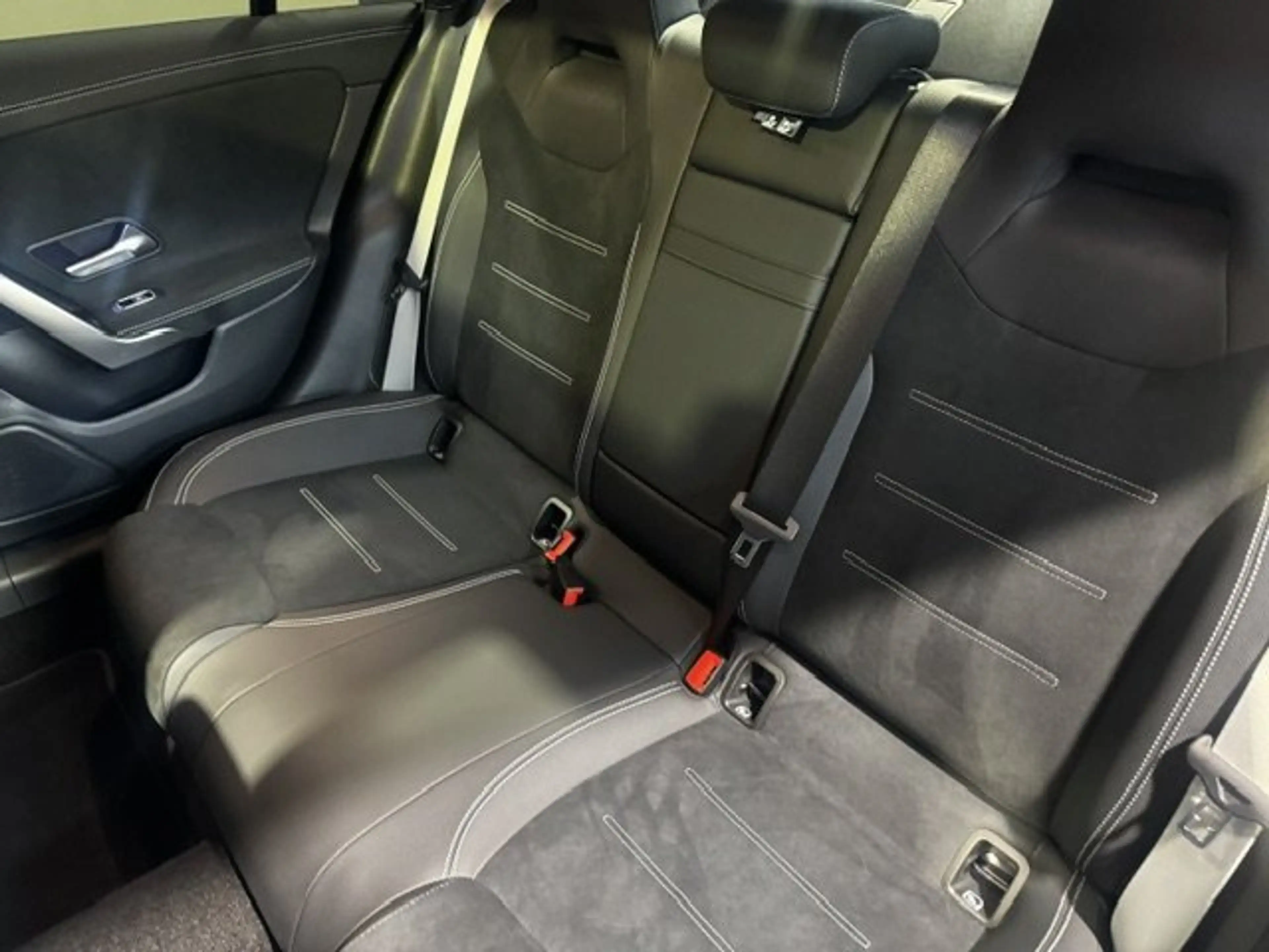 Mercedes-Benz CLA 220 d Special Edition Night DistroPano/Totwi — photo 9
