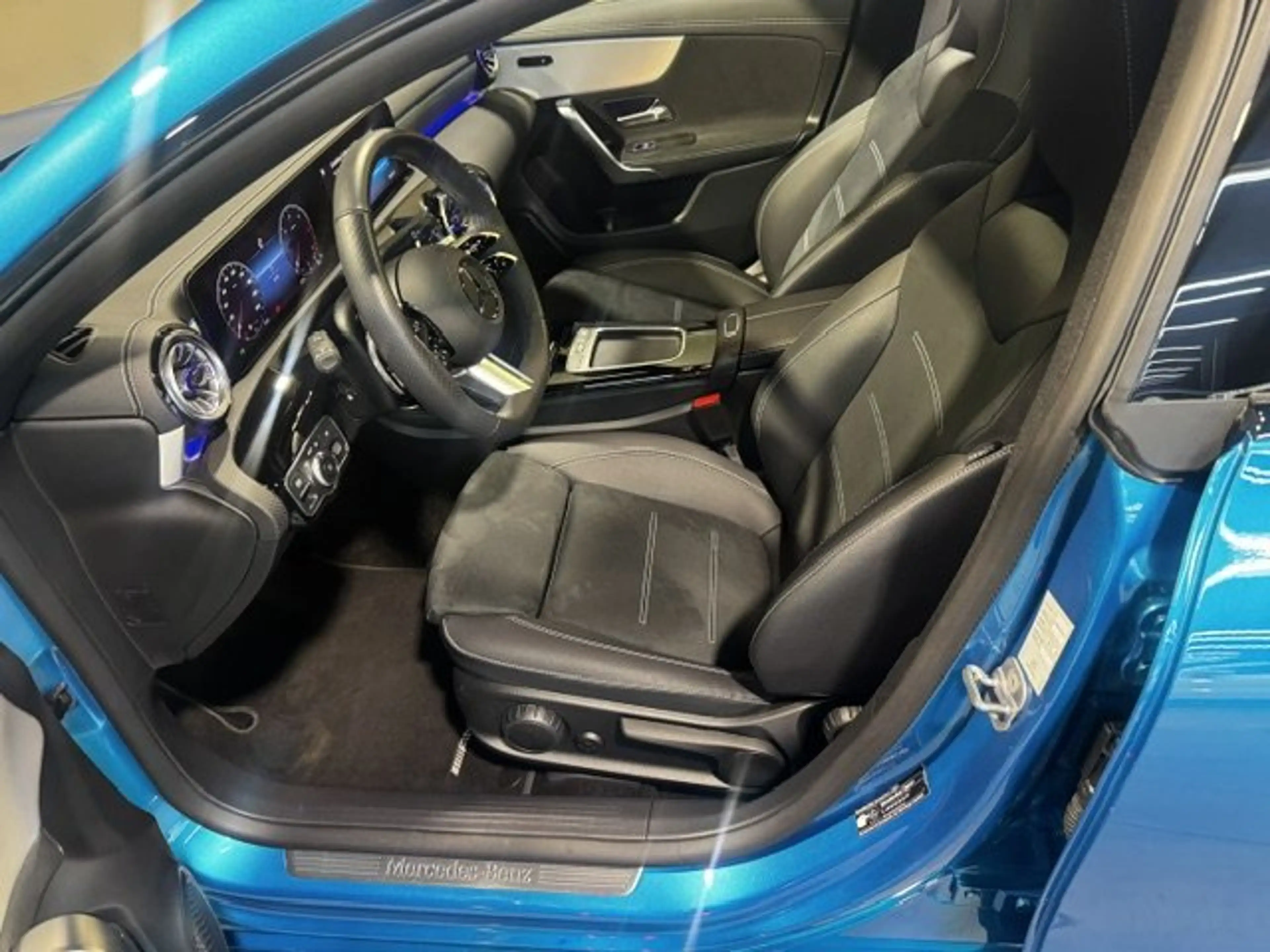Mercedes-Benz CLA 220 d Special Edition Night DistroPano/Totwi — photo 8