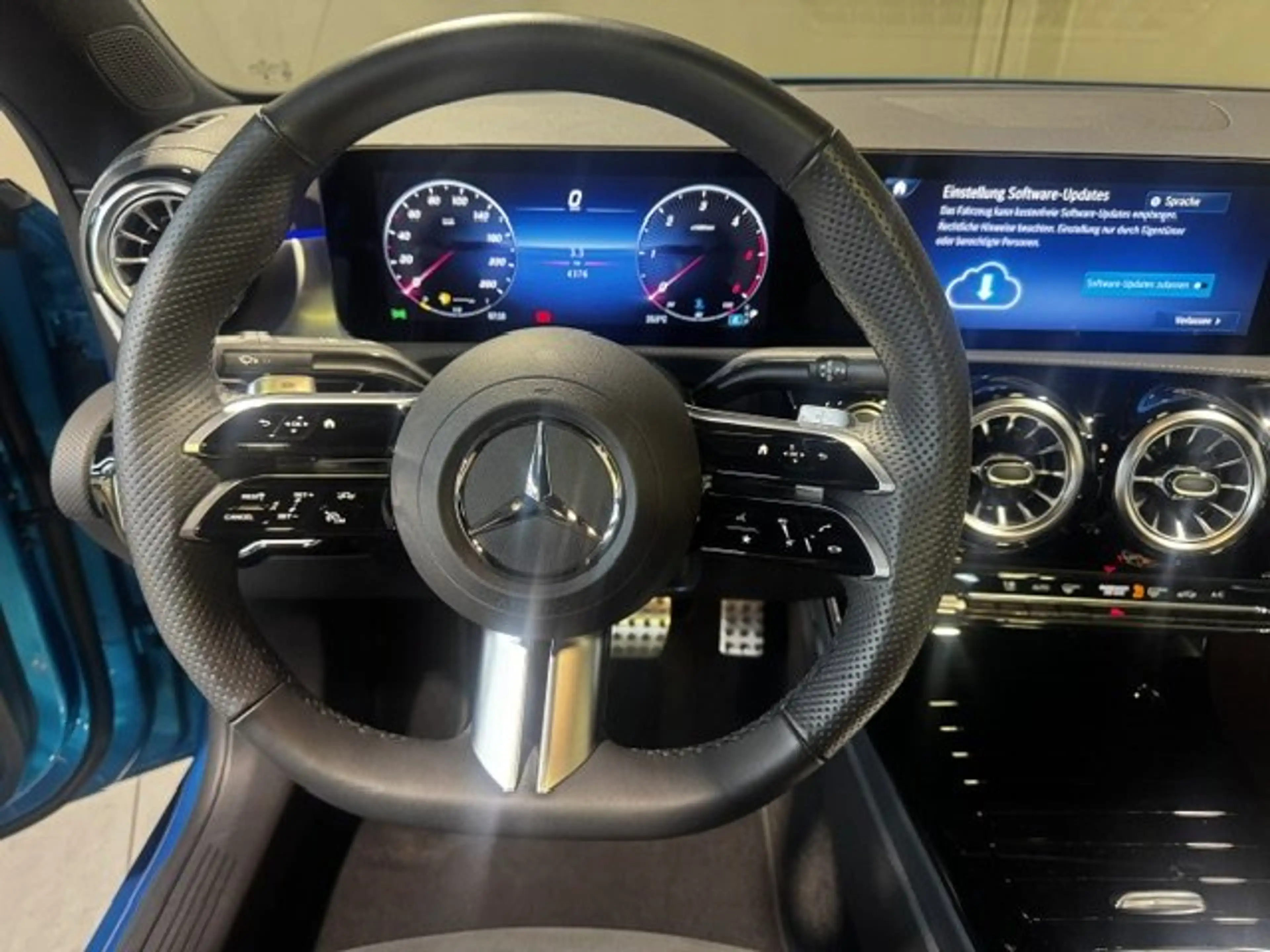 Mercedes-Benz CLA 220 d Special Edition Night DistroPano/Totwi — photo 4