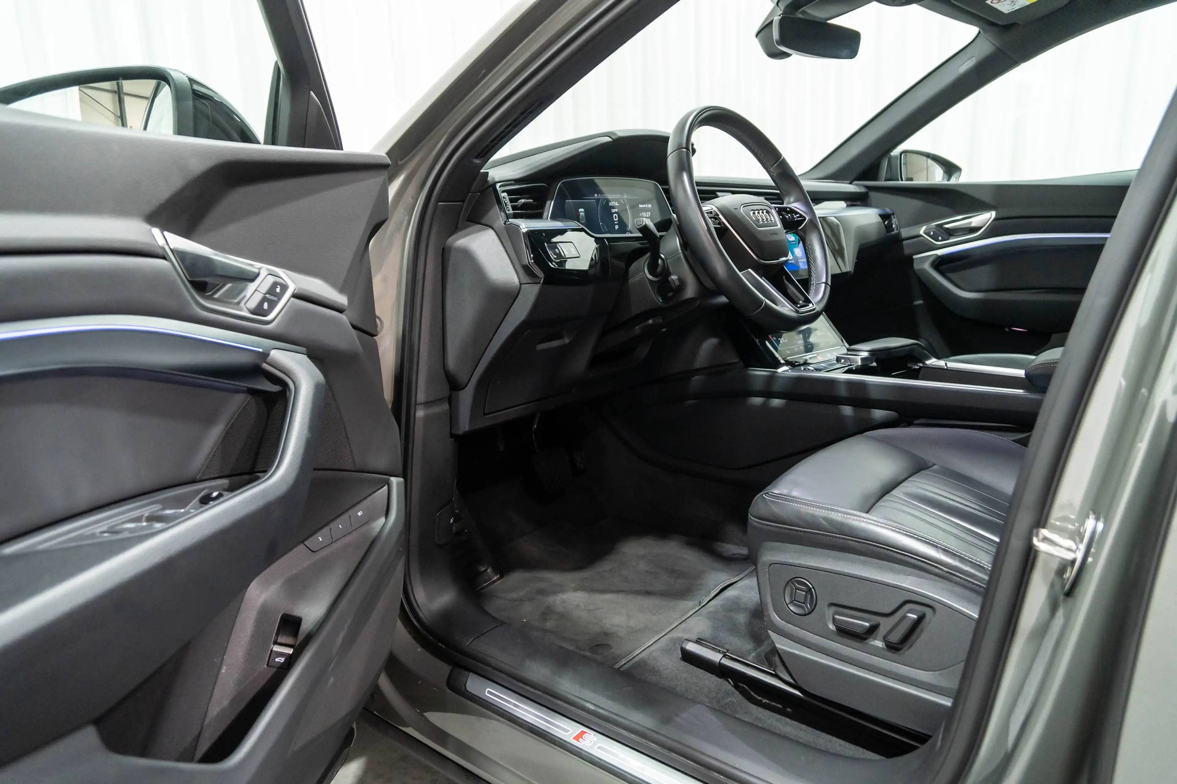 Audi Q8 e-tron 50 Quattro S-Line Trekhaak Keyless Shadow 360°Cam — photo 14